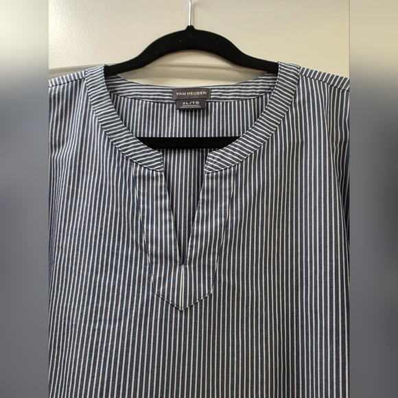 Van Heusen - Blue And White Stripe - V Neck Tunic - 3/4 Sleeve - XL - Picture 4 of 7